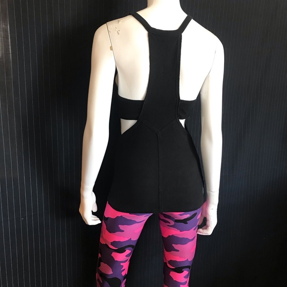 Free People Movement Size Medium Black Headstart Key Hole Cutout Racerback Tank - Picture 7 of 11